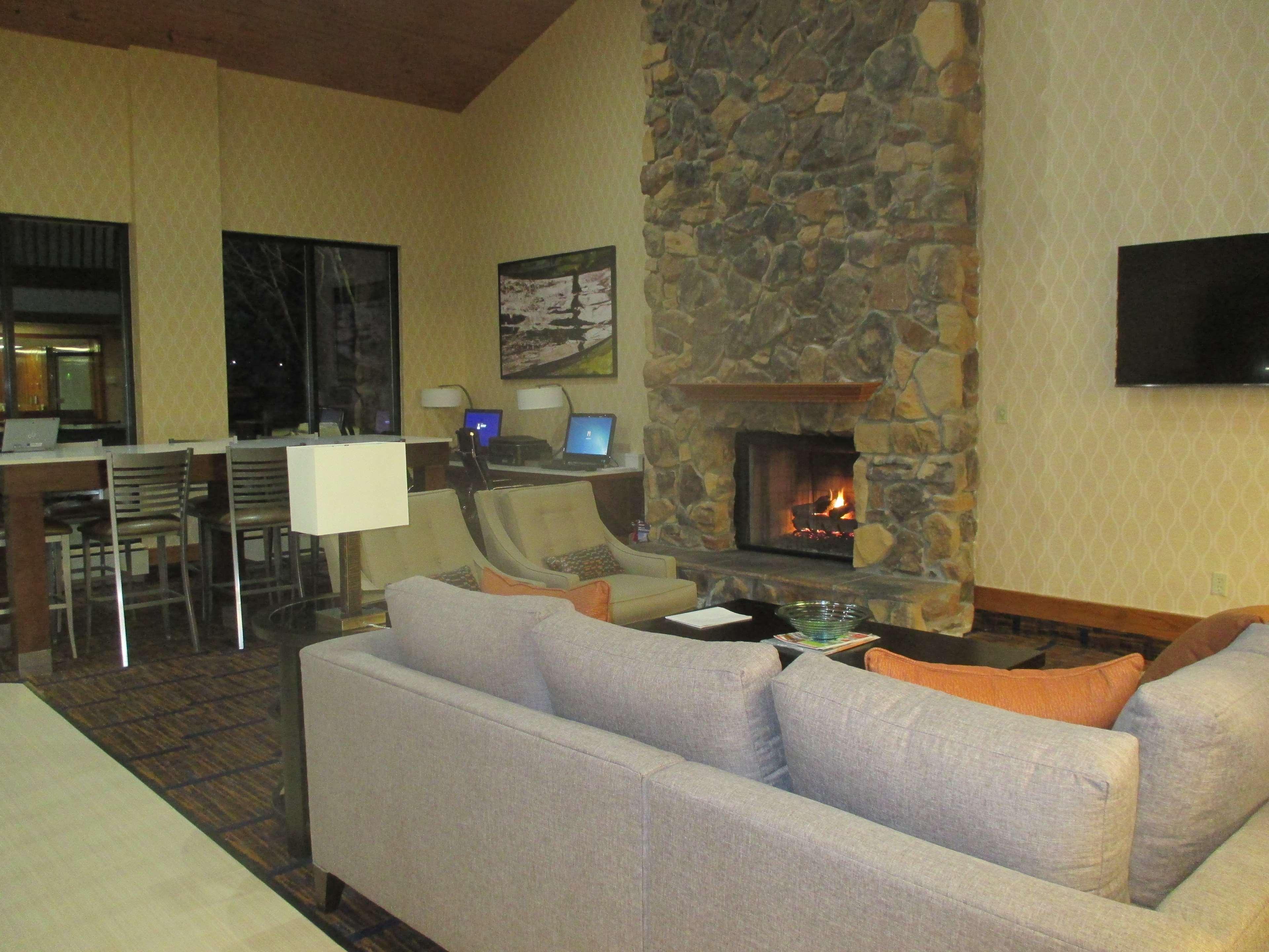 Crossroads Hotel & Event Center Fort Dodge Exteriér fotografie